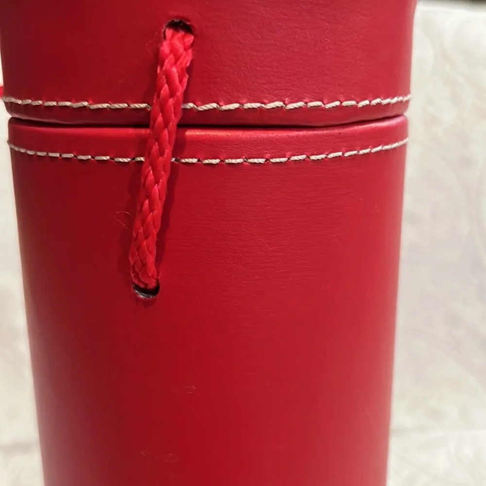 Pooch & Sweetheart red wine‎ bottle carrier